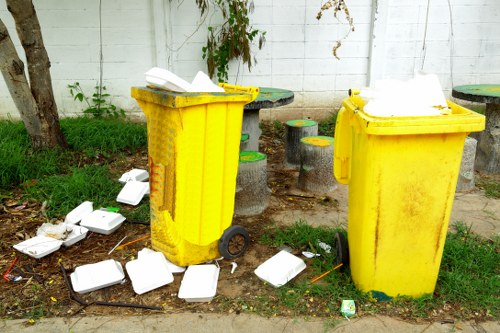 Commercial waste management for businesses in Shadwell